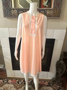 Vintage Van Raalte Peach w/ ivory Lace Pajama gown Size 38 Made in USA